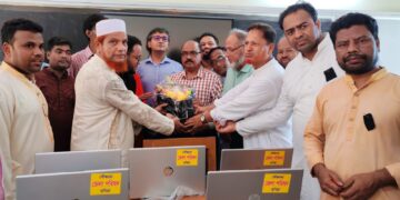 চৌদ্দগ্রামে কম্পিউটার ল্যাব ও স্মার্ট শিক্ষা প্রকল্প পরিদর্শন করলেন কুমিল্লা জেলা পরিষদের প্রশাসক মোস্তাক মিয়া